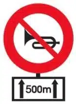 Chiều dài đoạn đường 500 m từ nơi đặt biển này, người lái xe có được phép bấm còi không? Chiều dài đoạn đường 500 m từ nơi đặt biển này, người lái xe có được phép bấm còi không?
