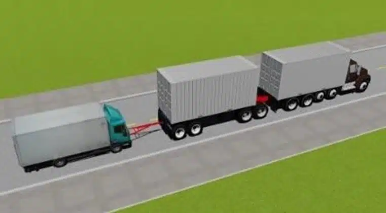 Bộ 600 Câu Hỏi Sát Hạch Lái Xe Cơ Giới Đường Bộ Năm 2025 150 Câu 515. Xe kéo nhau như hình này có vi phạm quy tắc giao thông không?