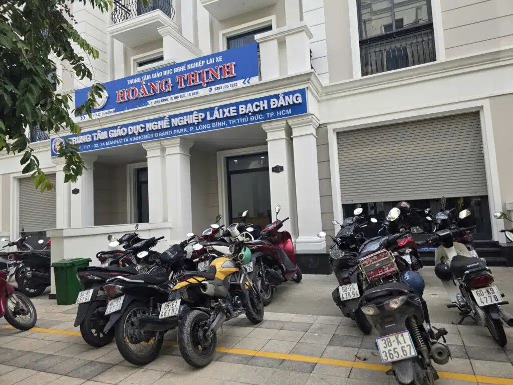 Trung Tâm Giáo Dục Nghề Nghiệp Lái Xe Hoàng Thịnh 3 Trung Tâm Giáo Dục Nghề Nghiệp Lái Xe Hoàng Thịnh