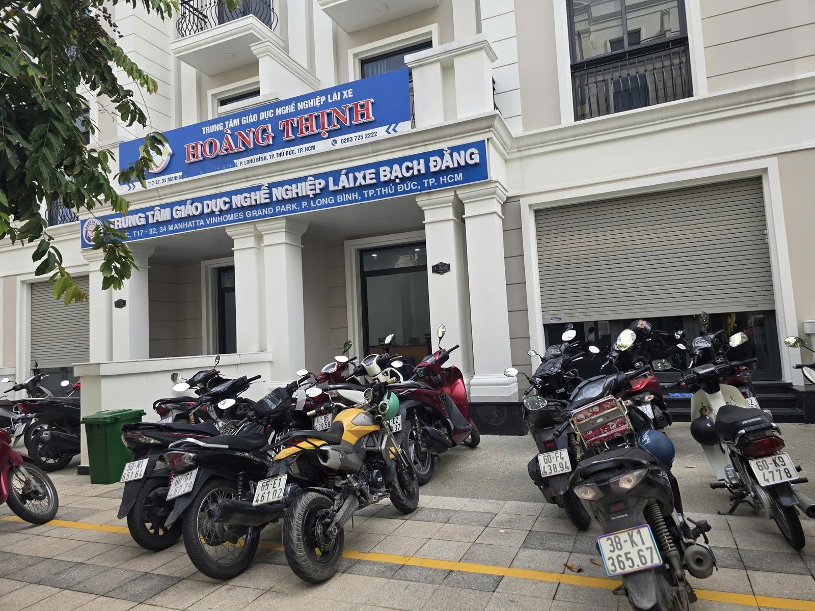 Trung Tâm Giáo Dục Nghề Nghiệp Lái Xe Hoàng Thịnh